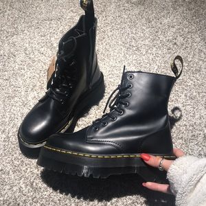 Dr. Martens Jadon 8 Eye Boots